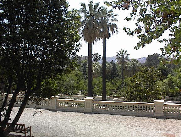 Edificios en la Plaza de Catalu�a